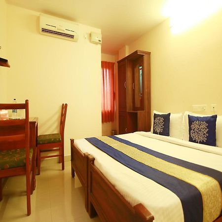 Oyo 4824 Hotel Star Kochi Eksteriør billede