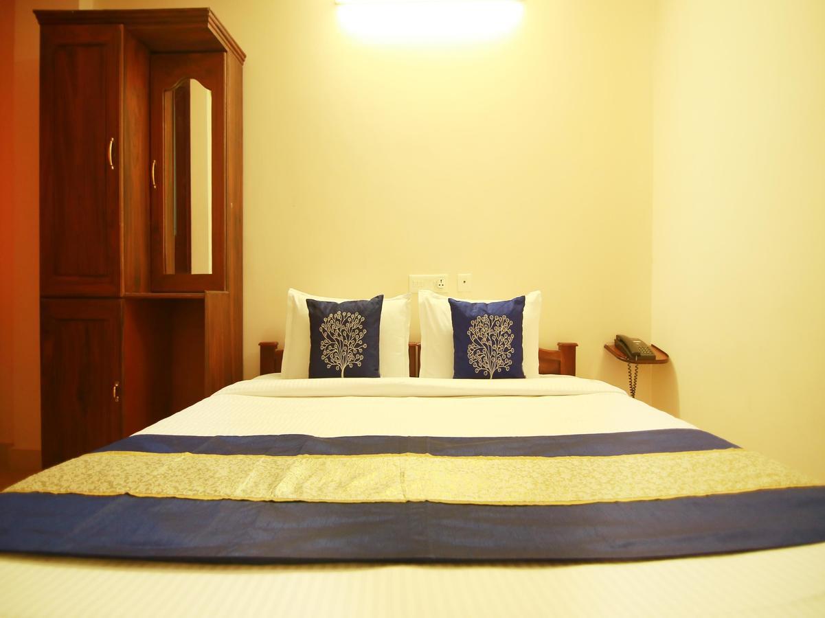 Oyo 4824 Hotel Star Kochi Eksteriør billede