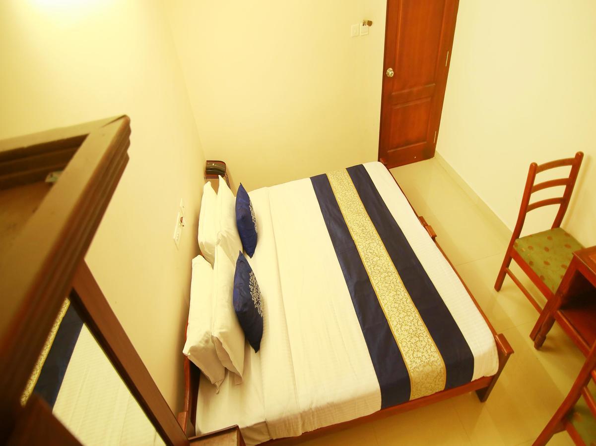 Oyo 4824 Hotel Star Kochi Eksteriør billede