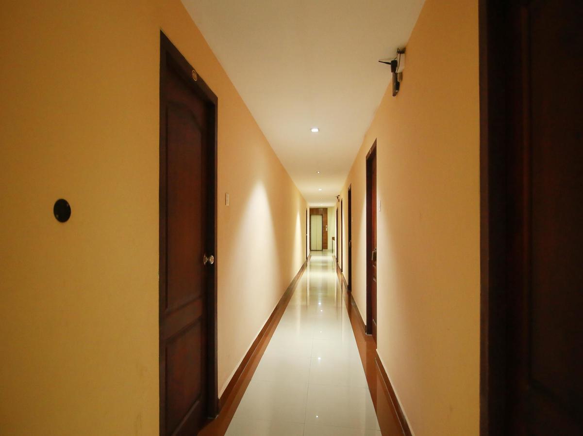 Oyo 4824 Hotel Star Kochi Eksteriør billede